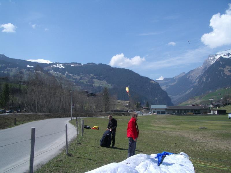 Pa_Ost08.JPG - Landeplatz Grindelwald